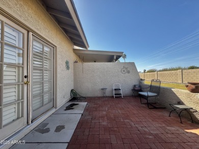 Three bed, 2 bath, den, 1,626 sq ft townhouse in the vibrant on Oakwood Golf Club  in Arizona - for sale on GolfHomes.com, golf home, golf lot