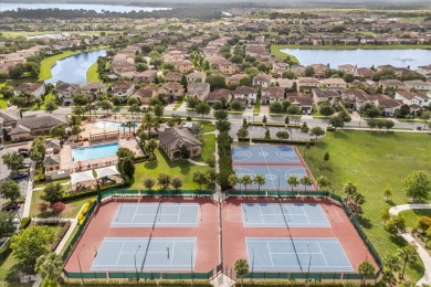 Gorgeous end-unit townhome with 3 spacious bedrooms, 2.5 on Eagle Creek Golf Club in Florida - for sale on GolfHomes.com, golf home, golf lot