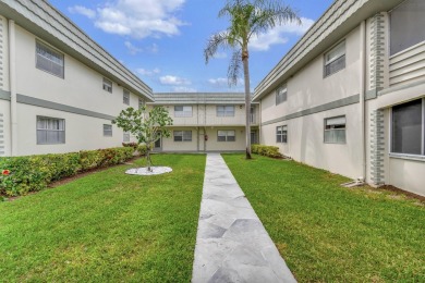 This move-in no-expense spared remodeled 1 bed 1 & a half bath on Kings Point Golf -Flanders Way in Florida - for sale on GolfHomes.com, golf home, golf lot