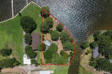 LOCATION, LOCATION, LOCATION! Discover this expansive waterfront on Pinnacle Golf and Boat Club in Texas - for sale on GolfHomes.com, golf home, golf lot