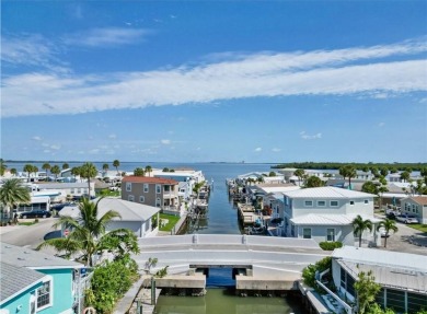Charming 2BR/1BA beach bungalow on Nettles Island in Jensen on Island Dunes Country Club in Florida - for sale on GolfHomes.com, golf home, golf lot