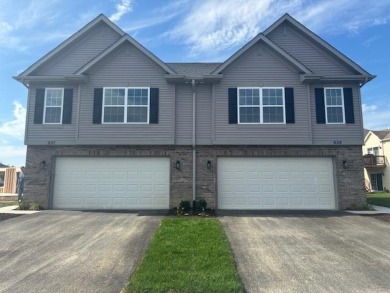 New Construction Neufairfield duplex now completed, move-in on Woodruff Golf Course in Illinois - for sale on GolfHomes.com, golf home, golf lot
