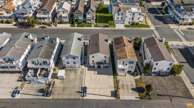 This beautifully renovated 6 bedroom 4 bath modern chic duplex on Ocean City Muni Golf Course in New Jersey - for sale on GolfHomes.com, golf home, golf lot