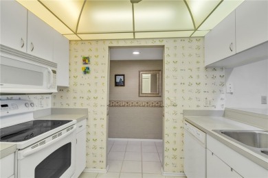 Calling all golfers & those who enjoy watching! Welcome to a on Vista Plantation Golf Club in Florida - for sale on GolfHomes.com, golf home, golf lot