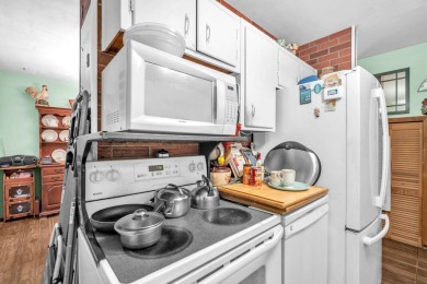 Charming 3-bed, 2-bath home in East Pompano Beach, just minutes on Pompano Beach Golf Course  in Florida - for sale on GolfHomes.com, golf home, golf lot
