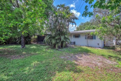 Charming 3-bed, 2-bath home in East Pompano Beach, just minutes on Pompano Beach Golf Course  in Florida - for sale on GolfHomes.com, golf home, golf lot