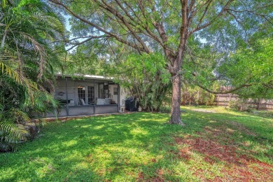 Charming 3-bed, 2-bath home in East Pompano Beach, just minutes on Pompano Beach Golf Course  in Florida - for sale on GolfHomes.com, golf home, golf lot