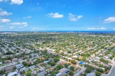 Charming 3-bed, 2-bath home in East Pompano Beach, just minutes on Pompano Beach Golf Course  in Florida - for sale on GolfHomes.com, golf home, golf lot