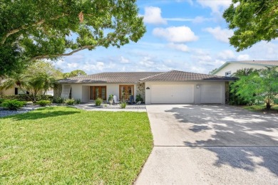 Golf Course Lifestyle in Feather Sound!

This beautifully on Feather Sound Country Club in Florida - for sale on GolfHomes.com, golf home, golf lot