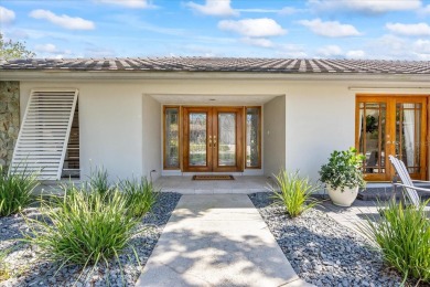 Golf Course Lifestyle in Feather Sound!

This beautifully on Feather Sound Country Club in Florida - for sale on GolfHomes.com, golf home, golf lot