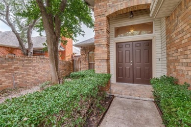 Welcome home to this custom one story located in the highly on Plantation Golf Course in Texas - for sale on GolfHomes.com, golf home, golf lot