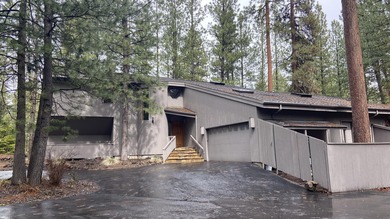 Great location for this newly remodeled golf home. Featuring two on Black Butte Ranch Golf Club Big Meadow in Oregon - for sale on GolfHomes.com, golf home, golf lot