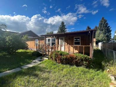 Looking for a spacious and affordable home in Butte? Look no on Highland View Golf Course - Highland View in Montana - for sale on GolfHomes.com, golf home, golf lot