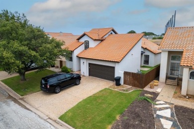 Newly updated Tamarisk gem in Fairway Oaks! This spacious on Abilene Country Club - South Course in Texas - for sale on GolfHomes.com, golf home, golf lot