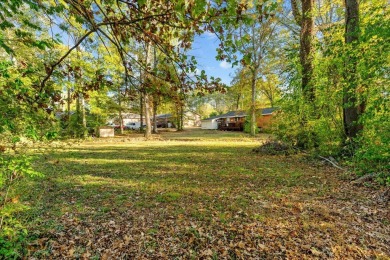 This BEAUTIFUL 3-bedroom BRICK home is located a short walk away on Dalton Golf and Country Club in Georgia - for sale on GolfHomes.com, golf home, golf lot