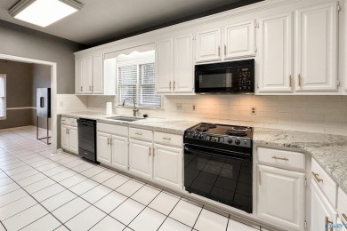 AWESOME! POINT MALLARD ESTATES HOME FEATURING 4 BDM, 2.5 BATH on Point Mallard Golf Course in Alabama - for sale on GolfHomes.com, golf home, golf lot