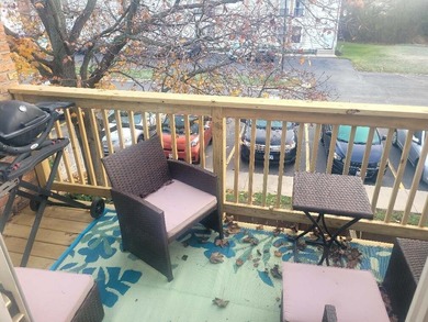 Welcome to 1930 Kenilworth Cir, unit E! Just the place that you on Hilldale Golf Club in Illinois - for sale on GolfHomes.com, golf home, golf lot