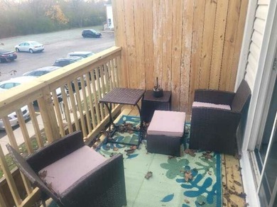 Welcome to 1930 Kenilworth Cir, unit E! Just the place that you on Hilldale Golf Club in Illinois - for sale on GolfHomes.com, golf home, golf lot