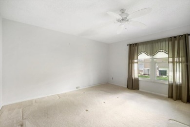 One or more photo(s) has been virtually staged. Discover easy on Mainlands Golf Club in Florida - for sale on GolfHomes.com, golf home, golf lot