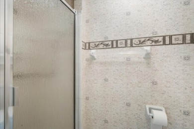 One or more photo(s) has been virtually staged. Discover easy on Mainlands Golf Club in Florida - for sale on GolfHomes.com, golf home, golf lot