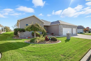 MLS# 288662 Custom-built rambler located in the desirable Sun on Sun Willows in Washington - for sale on GolfHomes.com, golf home, golf lot