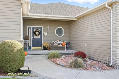 MLS# 288662 Custom-built rambler located in the desirable Sun on Sun Willows in Washington - for sale on GolfHomes.com, golf home, golf lot