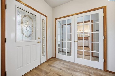 MLS# 288662 Custom-built rambler located in the desirable Sun on Sun Willows in Washington - for sale on GolfHomes.com, golf home, golf lot