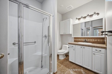 MLS# 288662 Custom-built rambler located in the desirable Sun on Sun Willows in Washington - for sale on GolfHomes.com, golf home, golf lot