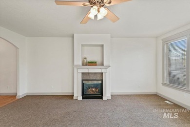 Beautifully maintained single-level home in a desirable Nampa on Ridgecrest Golf Course in Idaho - for sale on GolfHomes.com, golf home, golf lot