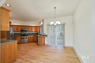 Beautifully maintained single-level home in a desirable Nampa on Ridgecrest Golf Course in Idaho - for sale on GolfHomes.com, golf home, golf lot