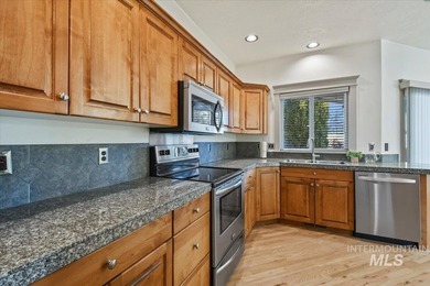 Beautifully maintained single-level home in a desirable Nampa on Ridgecrest Golf Course in ID - for sale on GolfHomes.com, golf home, golf lot