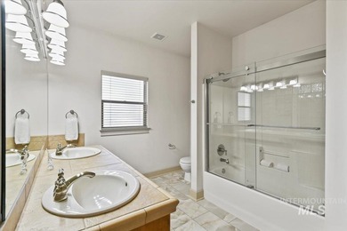 Beautifully maintained single-level home in a desirable Nampa on Ridgecrest Golf Course in ID - for sale on GolfHomes.com, golf home, golf lot