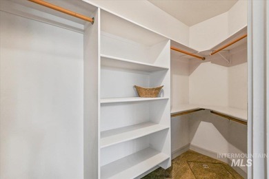 Beautifully maintained single-level home in a desirable Nampa on Ridgecrest Golf Course in ID - for sale on GolfHomes.com, golf home, golf lot