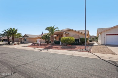 Welcome to this charming home in the highly desirable on Grandview Golf Course in Arizona - for sale on GolfHomes.com, golf home, golf lot