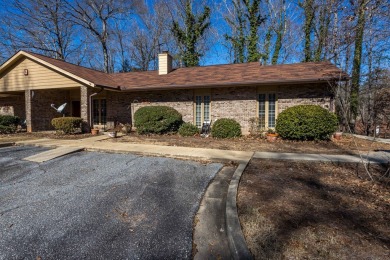 This condo is located in Phenix City near Lakewood Golf Course on Lakewood Golf Course in Alabama - for sale on GolfHomes.com, golf home, golf lot