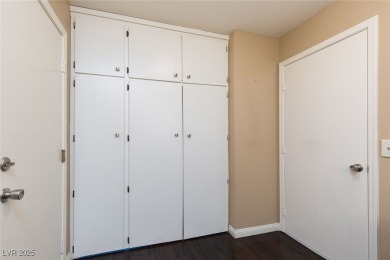 CHECKOUT THIS LARGE BACKYARD WITH ENCLOSED PATIO and WELCOMING on Highland Falls Golf Club in Nevada - for sale on GolfHomes.com, golf home, golf lot