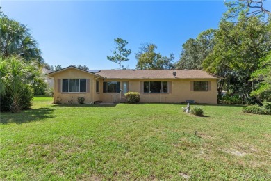 Welcome to this beautiful 3-bedroom, 2-bathroom home located in on Sugarmill Woods Golf and Country Club in Florida - for sale on GolfHomes.com, golf home, golf lot