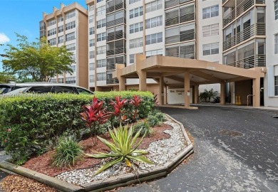 GREAT LOCATION, centrally located in Pembroke Pines at Park on Pembroke Lakes Golf Club in Florida - for sale on GolfHomes.com, golf home, golf lot