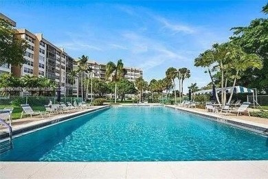 GREAT LOCATION, centrally located in Pembroke Pines at Park on Pembroke Lakes Golf Club in Florida - for sale on GolfHomes.com, golf home, golf lot