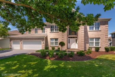 Desirable Executive Home In The Greens of Boulder Ridge. From on Boulder Ridge Country Club in Illinois - for sale on GolfHomes.com, golf home, golf lot