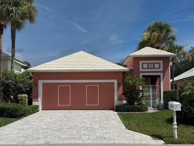 Lovely 3 Bedroom, 2 Bath golf course home in Vero's premier on Oak Harbor Country Club in Florida - for sale on GolfHomes.com, golf home, golf lot