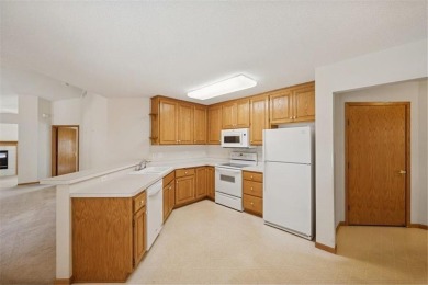 Welcome to easy, stair-free living in this beautiful 2-bedroom on Edinburgh USA in Minnesota - for sale on GolfHomes.com, golf home, golf lot