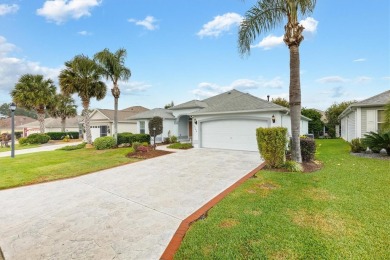 NEW PRICE, NEW PRICE.  WOW, GREAT PRICE!!  LOVELY Magnolia / on Oakleigh Executive Golf Course in Florida - for sale on GolfHomes.com, golf home, golf lot