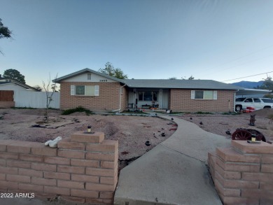 Come look at this 3 bed, 1 3/4 bath. Home is in a calm, peaceful on Mt. Graham Municipal Golf Course in Arizona - for sale on GolfHomes.com, golf home, golf lot