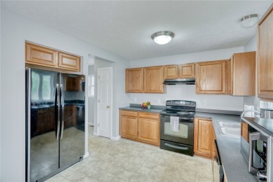 Welcome to this charming 1,479 SF Colonial in the desirable on Riverton Golf Club in New York - for sale on GolfHomes.com, golf home, golf lot