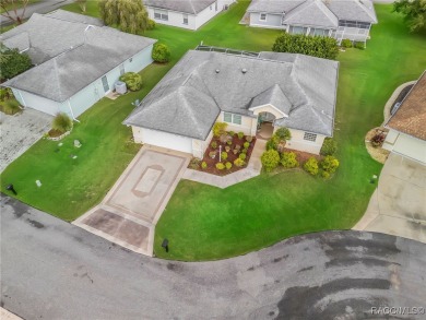 Beautifully maintained 3-bedroom, 2-bath home in the on Stonecrest Golf and Club Club in Florida - for sale on GolfHomes.com, golf home, golf lot