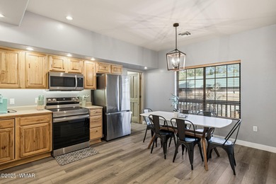 Updated townhome in the Pinetop Country Club area, offering an on Pinetop Lakes Country Club in Arizona - for sale on GolfHomes.com, golf home, golf lot
