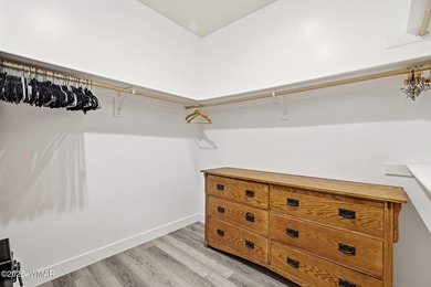 Updated townhome in the Pinetop Country Club area, offering an on Pinetop Lakes Country Club in Arizona - for sale on GolfHomes.com, golf home, golf lot