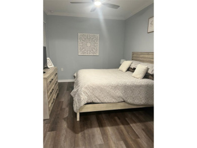 **THIS PRICE IS REAL - Seller wants it SOLD.  Their loss is your on Lakewood National Golf Club in Florida - for sale on GolfHomes.com, golf home, golf lot