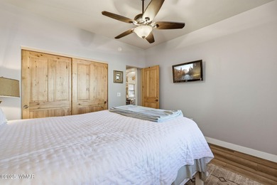 Updated townhome in the Pinetop Country Club area, offering an on Pinetop Lakes Country Club in Arizona - for sale on GolfHomes.com, golf home, golf lot